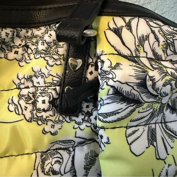 Betsey Johnson Floral Tote Weekender/ Diaper Bag Water Resistant Nylon Quilted - Picture 4 of 10